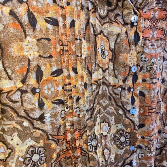 Jane and Delancey Satin Retro 70s Button Down Shirt - Picture 4 of 5